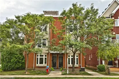 2414 MUNN'S Avenue E, Oakville, ON L6H 6J9