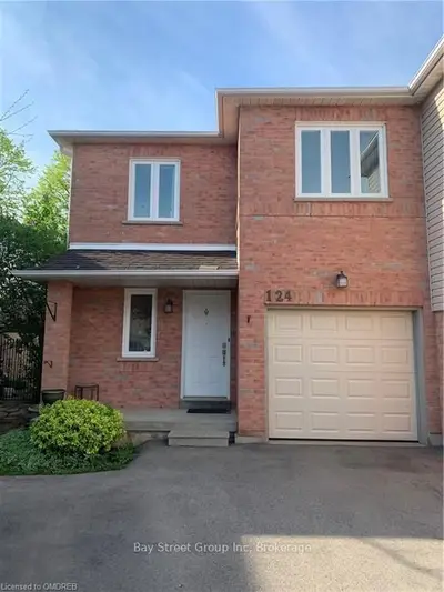 124 GENESEE Drive, Oakville, ON L6H 5Z3