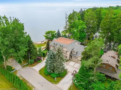 18 MISSISSAGA Street, Oakville, ON L6L 3A2