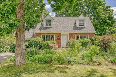 48 Highland Road, Oakville, ON L6K 1S7