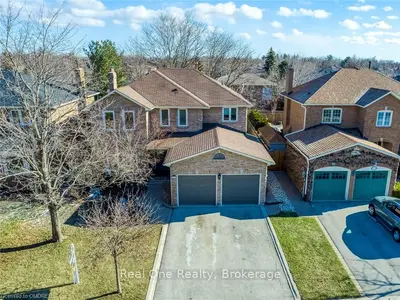 1198 WINDRUSH Drive, Oakville, ON L6M 1T9