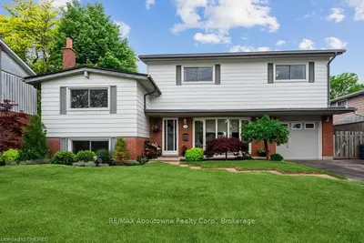 135 SEWELL Drive, Oakville, ON L6H 1E1