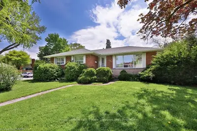 480 Lees Lane, Oakville, ON L6L 4T2