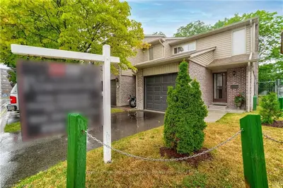 2035 ASTA Drive 13, Mississauga, ON L5A 3Y2