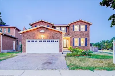 1166 Pilgrims Way, Oakville, ON L6M 1H1