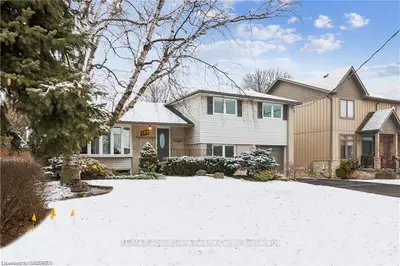 249 CHERRYHILL Road, Oakville, ON L6L 3E3