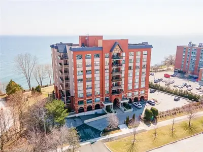5340 LAKESHORE Road 201, Burlington, ON L7L 7A8