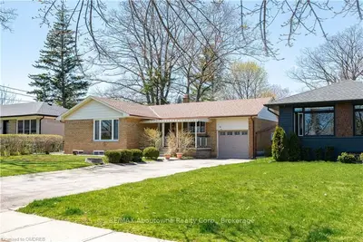 15 FORSTER PARK Drive, Oakville, ON L6K 1Y5