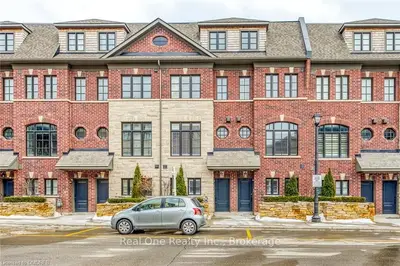 295 ROYALTON, Oakville, ON L6H 0N4