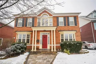 2574 IRONWOOD Crescent, Oakville, ON L6H 6L9