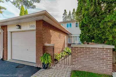 152 Kenwood Avenue, Burlington, ON L7L 4L7