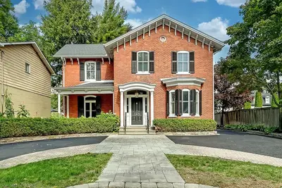 349 TRAFALGAR Road, Oakville, ON L6J 3H3