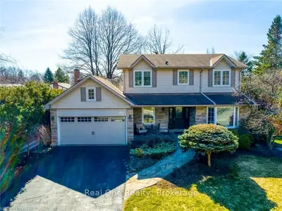 2270 DAFFODIL Court, Oakville, ON L6J 5Y2