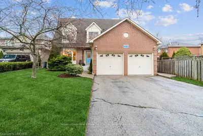 2051 MAYFLOWER Boulevard, Oakville, ON L6H 4E8