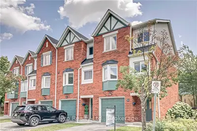 2300 BRAYS Lane 82, Oakville, ON L6M 3J9