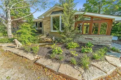 27 Tweedle Street, Halton Hills, ON L7G 3S6