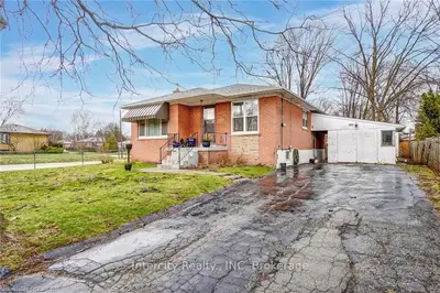 459 SAVILLE Crescent, Oakville, ON L6L 3T9