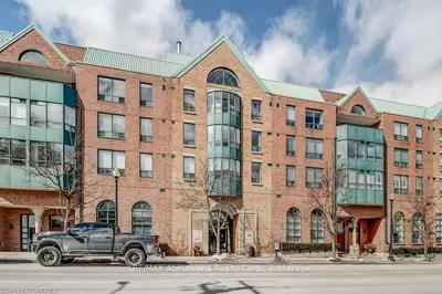 185 ROBINSON Street PH18, Oakville, ON L6J 7P6