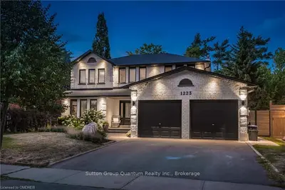 1223 FAIRMEADOW Trail, Oakville, ON L6M 2H7