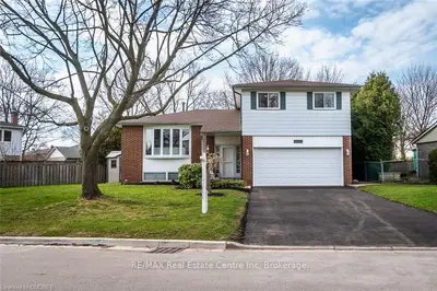 2394 VENTURA Drive, Oakville, ON L6L 2H4