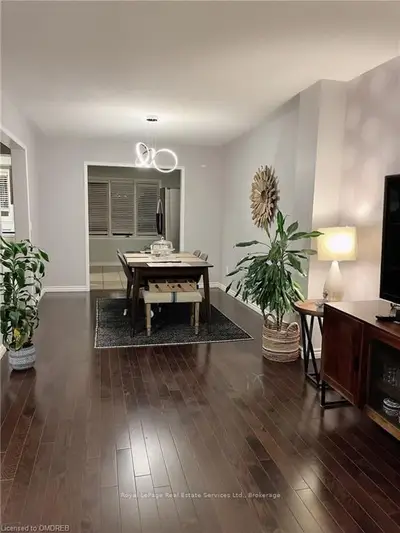 496 River Glen Boulevard, Oakville, ON L6H 6C1