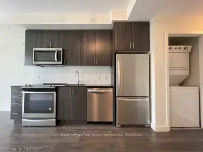210 SABINA Drive 205, Oakville, ON L6H 0W6