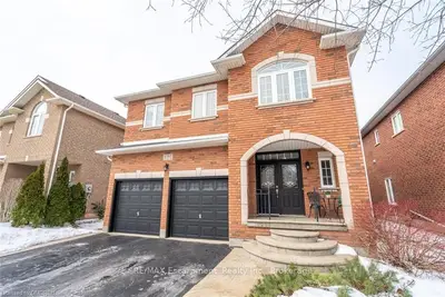 2385 BLUE HOLLY Crescent, Oakville, ON L6M 4V4