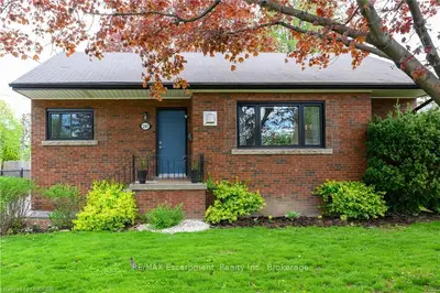 2347 Sharron Street, Burlington, ON L7R 1W8