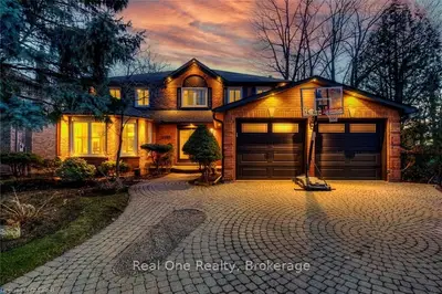 2101 DUNVEGAN Avenue, Oakville, ON L6J 6N6