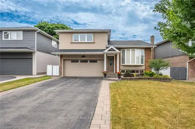 532 VYNER Crescent, Oakville, ON L6L 3R5