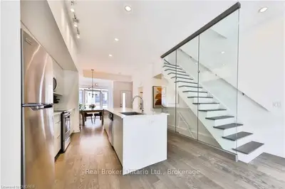 3070 SIXTH Line 230, Oakville, ON L6M 1P8