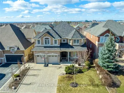 2272 Nena Crescent, Oakville, On L6h 7m7