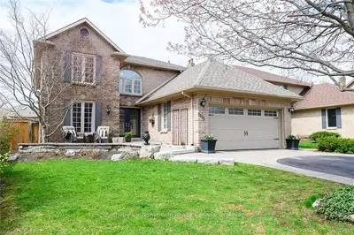2025 BANBURY Crescent, Oakville, ON L6H 5P9