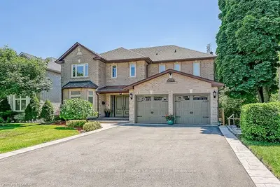 2064 Nipigon Drive, Oakville, ON L6H 4G2
