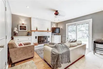 1821 KIRKWALL Crescent, Mississauga, ON L4X 1N9