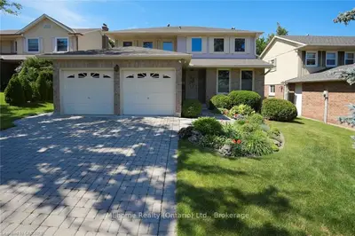 3183 SIR JOHN'S HOMESTEAD, Mississauga, ON, L5L 2N6