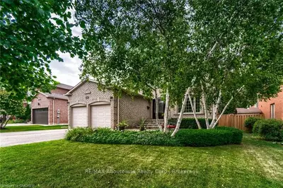 1335 TINSMITH Lane, Oakville, ON L6M 3C8