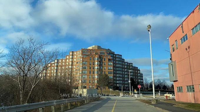 6 Humberline Drive 719, Toronto W10, On M9w 6x8