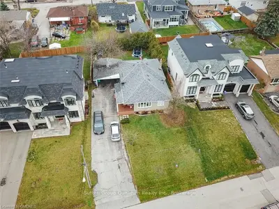 1387 WAVERLY Avenue, Oakville, ON L6L 2S4