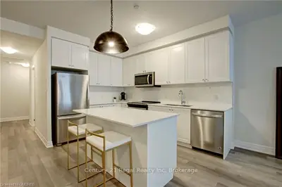 665 Cricklewood Drive 725, Mississauga, ON L5G 0B9