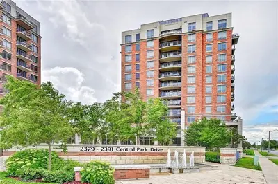 2379 CENTRAL PARK Drive N 1201, Oakville, ON L6H 0E3