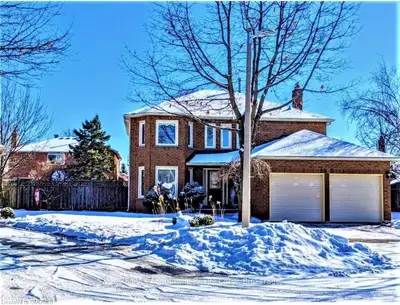 2103 Pineview Drive, Oakville, ON L6H 5M5