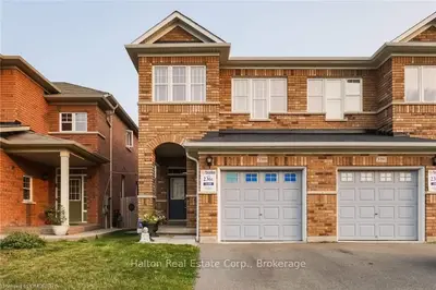 3389 Stoney Crescent, Mississauga, ON L5M 0N7