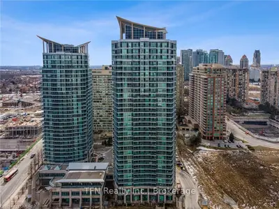 1 ELM Drive E 2001, Mississauga, ON L5B 3C2