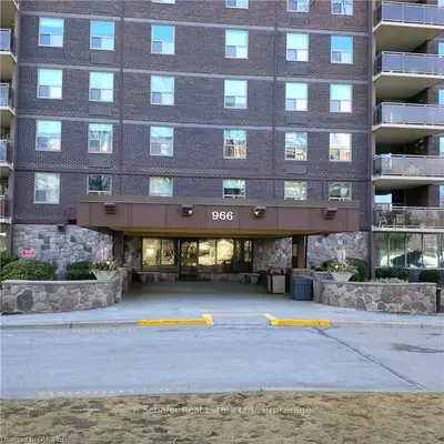 966 INVERHOUSE Road 109, Mississauga, ON L5J 4B6
