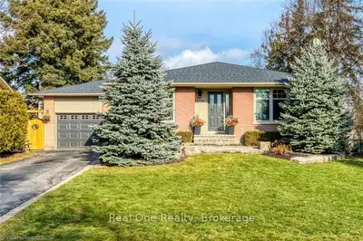1195 HALF MOON Lane, Oakville, ON L6H 2E4