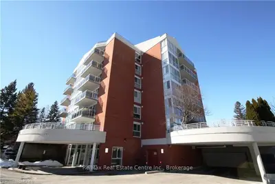 1071 QUEENS Avenue, Oakville, ON L6H 2R5