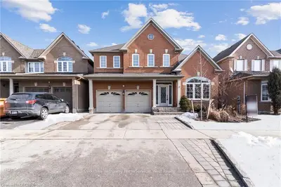 2299 FALLING GREEN Drive, Oakville, ON L6M 5A4