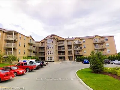1450 BISHOP'S Gate #209, Oakville, ON L6M 4M9