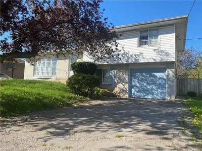 448 Stanfield Drive, Oakville, ON L6L 3P9